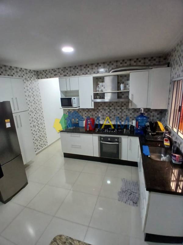 Casa à venda na Rua Dezesseis de DezembroJardim Rubio - 153306-6.jpg